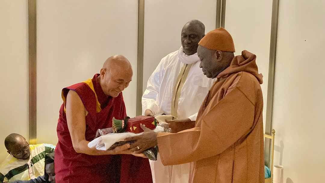 ibrahimasaware1's tweet photo. Visit-Thubten Wangchen (R. of the Dalai Lama- Spain) in Touba (Senegal ).
PEACE IN LOVE IN THE WORD!
#CheikhAhmadouBamba
#Mouride #Touba #Senegal
#Tibet #Himalaya #Catalogne 
#PEACE https://t.co/VQzOK2iQ3U