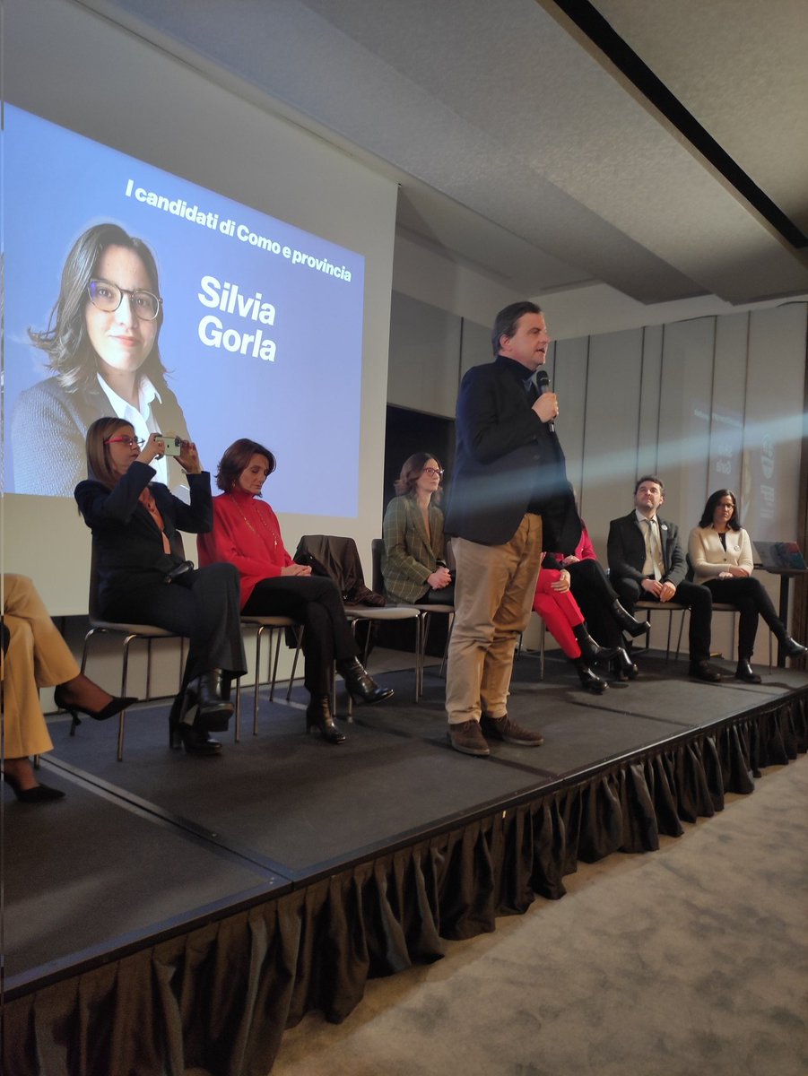 Ieri grande serata a Como con <a href="/CarloCalenda/">Carlo Calenda</a>, <a href="/GiusyVersace/">Giusy Versace</a>, <a href="/elenabonetti/">Elena Bonetti</a>, <a href="/msgelmini/">Mariastella Gelmini</a>, <a href="/McGadda/">Maria Chiara Gadda 🇮🇹🇪🇺</a> e i candidati del Terzo Polo della Provincia di Como. 
Il 12-13 febbraio votate #LaLombardiaSulSerio per <a href="/letiziamoratti/">Letizia Moratti</a>