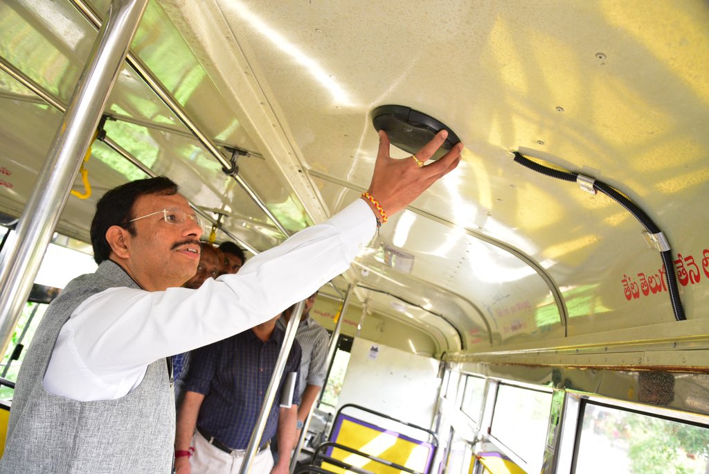 SajjanarVC_IPS's tweet photo. ప్రయాణికులకు వినోదాన్ని అందించేందుకు ఫైలట్ ప్రాజెక్ట్ గా 9 సిటీ బస్సుల్లో ‘టీఎస్ఆర్టీసీ రేడియో’ను ఇవాళ ప్రారంభించడం జరిగింది. ప్రయాణికుల అభిప్రాయాల స్వీకరణ తర్వాత అన్ని బస్సుల్లోనూ రేడియోను సంస్థ అందుబాటులోకి తీసుకువస్తుంది. ఈ రేడియోను ప్రజలందరూ ఆదరించాలని కోరుతున్నాం. https://t.co/Z5UgIoyH47