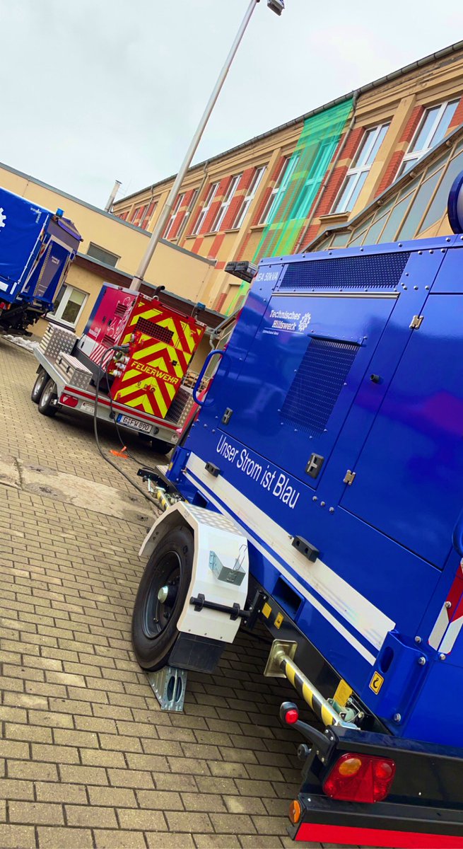 Wenn ein Aggregat nicht mehr reicht.
Zusammenarbeit Feuerwehr und THW