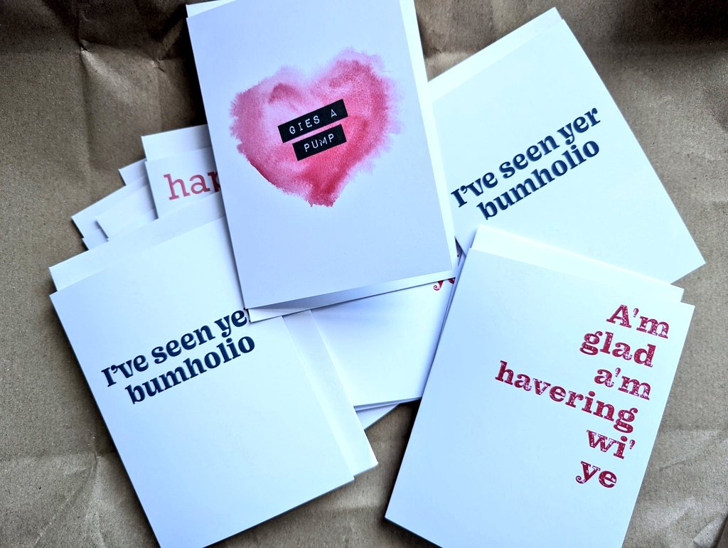 hauseandhavers's tweet photo. This wee pile of romance was sent out in the post yesterday. Love is most definitely in the air. 

❤️💕💖💝

#UKGiftAM #ValentinesDay #greetingcards #shopsmall https://t.co/r1s34UaVmo