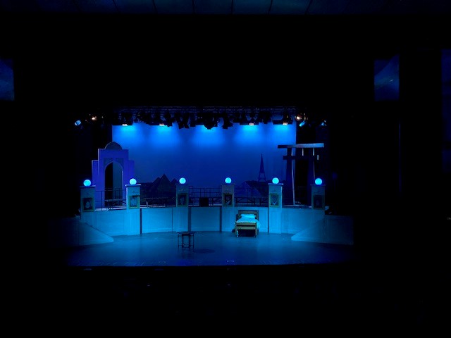 SWCHSDrama's tweet photo. Technical weekend for 'Around The World In 80 Days'. Don't forget to buy your tickets from https://t.co/pWGyBAege6. Performance dates: Tuesday 31st Jan-2nd Feb. https://t.co/Z3paERQlVv
