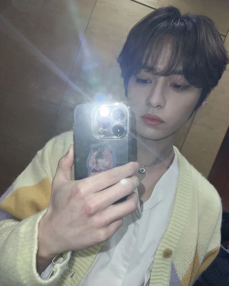 언제 이렇게 거울셀카 실력이 만렙된거야ㅠ
미노야 기특해요
미노야 사랑스러워요
미노야 잘생겼어요