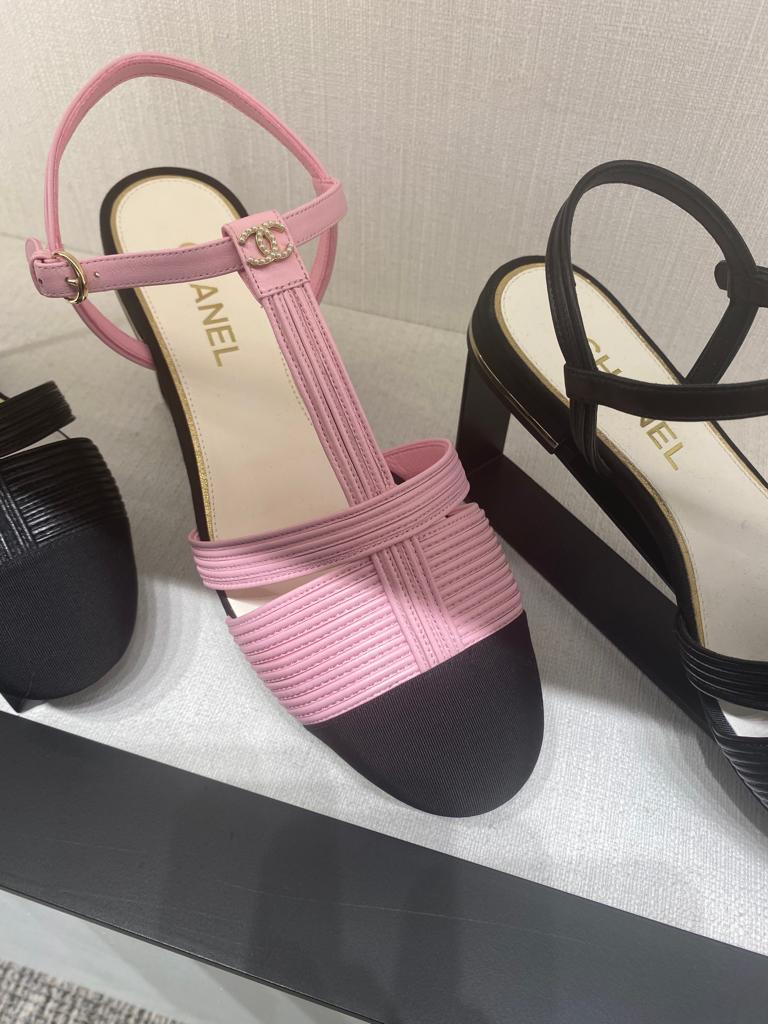 EMRENY's tweet image. Timeless styles and timeless pink.
Pink color can change your energy.
Pembe yenilenme rengidir.
Zamansız her dönemin modelleri. Hepsinin ortak noktası; minimal şıklık ve hafiflik.

Shop now; emrenewyork.com 

#emreerturk
#emrenewyork
#emreerturkdesign
#jennifercoolidge