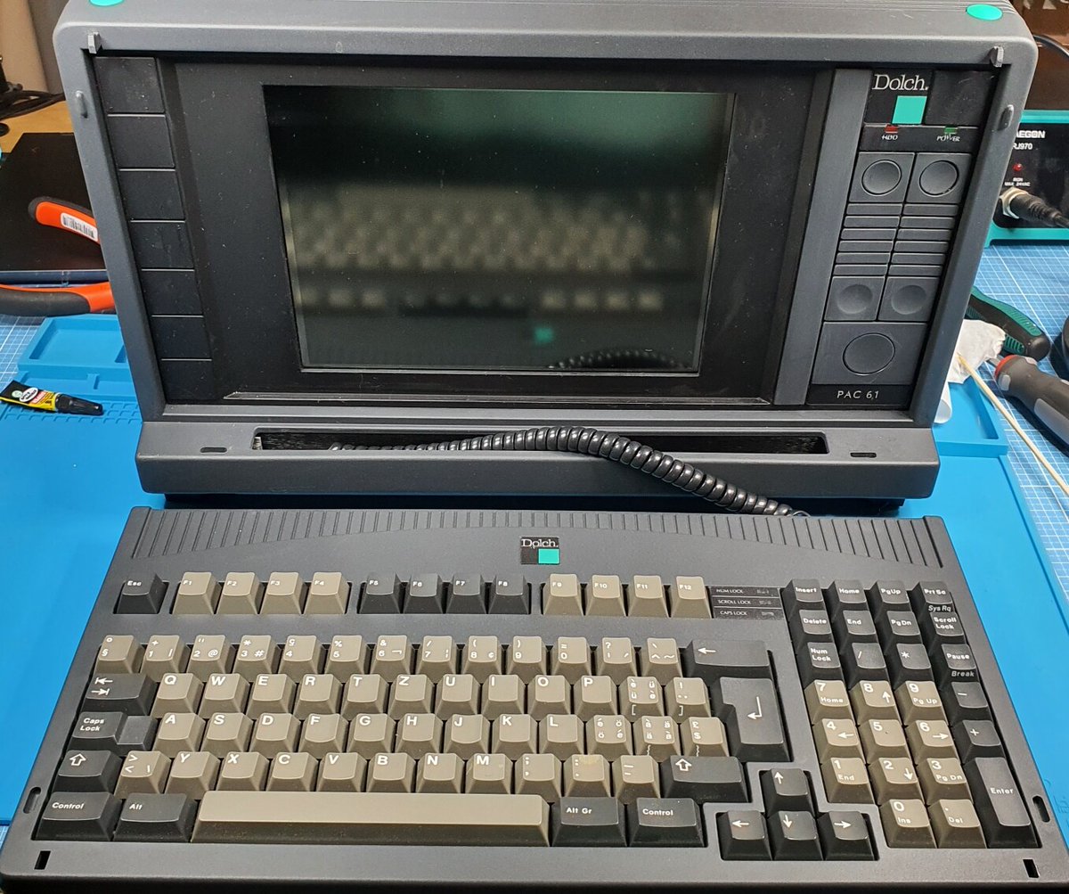 RetroWizzard's tweet photo. I recently bought this beauty in a thrift store for $30ish.
It's a Dolch PAC61 with an Intel #486DX2 cpu and 16MB RAM.
I opened it up and found the round plastic thiny inside, so was able to close the hole.
Keyboard layout is Swiss.
#retrogaming #RetroComputing #MSDOS https://t.co/yAACP8zYqq