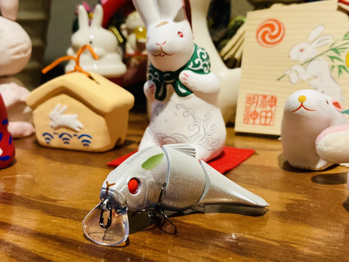 anchannopapa's tweet photo. 年女の妻にささげる干支ウサギルアー。特に鼻口の感じがかわいいです。
妻の玄関のコレクションに加えてみた😊
#SWINGMikey  #jackall #今年はバス釣りにも復帰したい https://t.co/1eayxTSZba