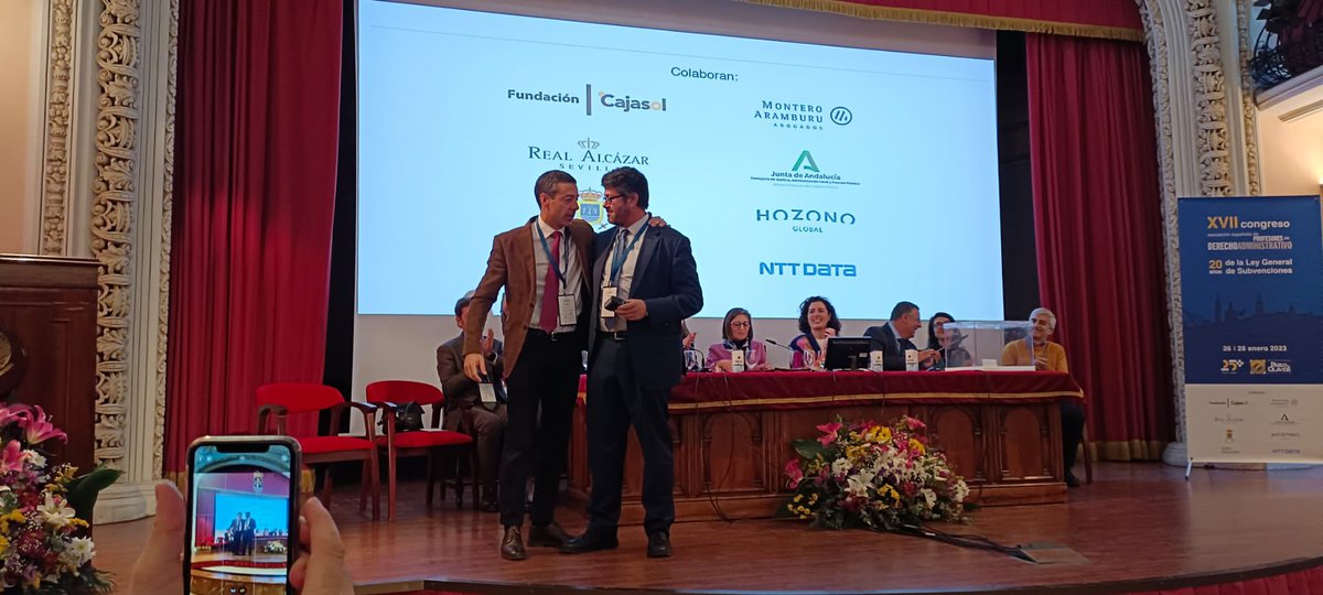 aepda's tweet photo. La Asamblea de la AEPDA ovaciona a los Profesores Fernando López Ramón y Jose Bermejo Latre por su labor como Presidente y Secretario. Gracias!!!! https://t.co/pUGZE6H5do