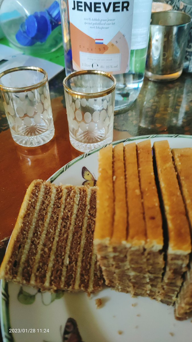 Bij familie in Den Bosch...spekkoek en jenever...zij weet wat ik lekker vind 😉