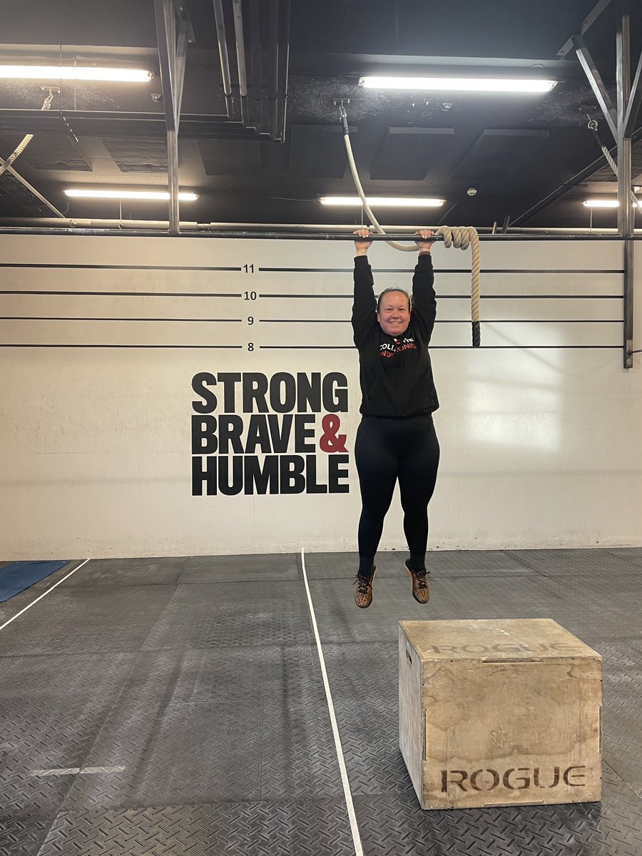 Even managed to get some CrossFit in on the honeymoon 💪🏻 #crossfit #champsgym #reykjavik #honeymoon #wodoftheday <a href="/CrossFitReykjav/">CrossFit Reykjavik</a> 🇮🇸