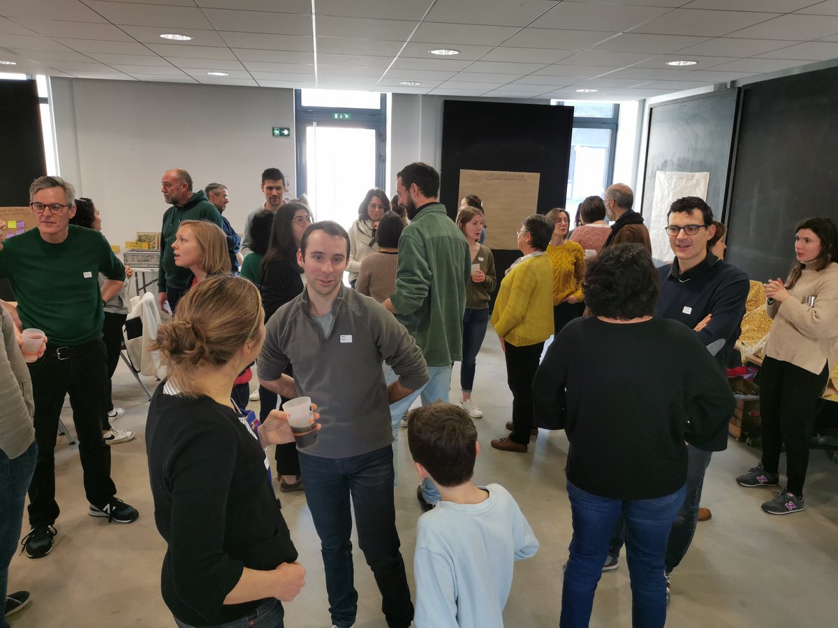 CoussinC's tweet image. 1er Atelier #DefiZeroDechet d&apos;@AngersMetropole &apos;Je réduis mes emballages&apos; avec @ptpoidscarottes, la cueillette du Clos Fremur, Asso ZD de Montreuil Juigné, et Le grand jardin. #zerodechet #Angers #zd