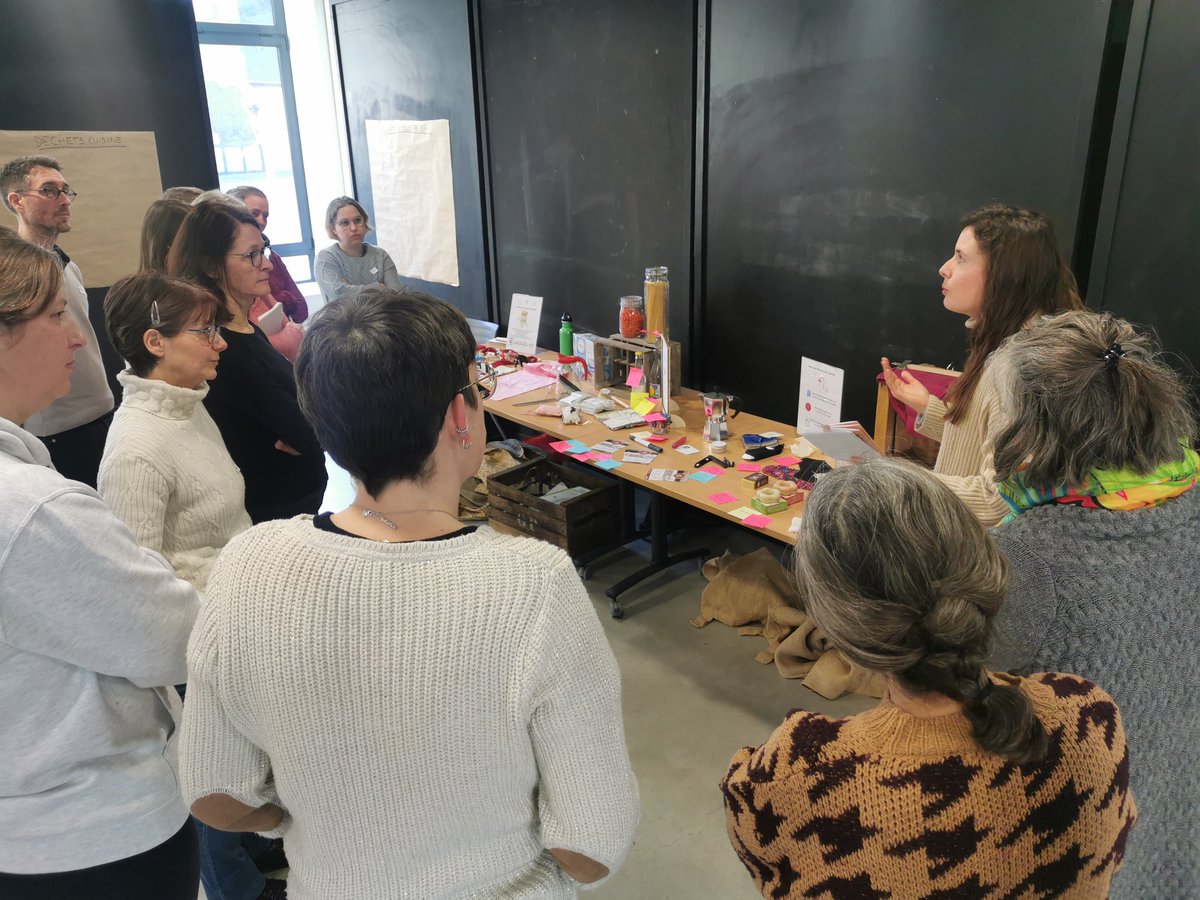 CoussinC's tweet image. 1er Atelier #DefiZeroDechet d&apos;@AngersMetropole &apos;Je réduis mes emballages&apos; avec @ptpoidscarottes, la cueillette du Clos Fremur, Asso ZD de Montreuil Juigné, et Le grand jardin. #zerodechet #Angers #zd