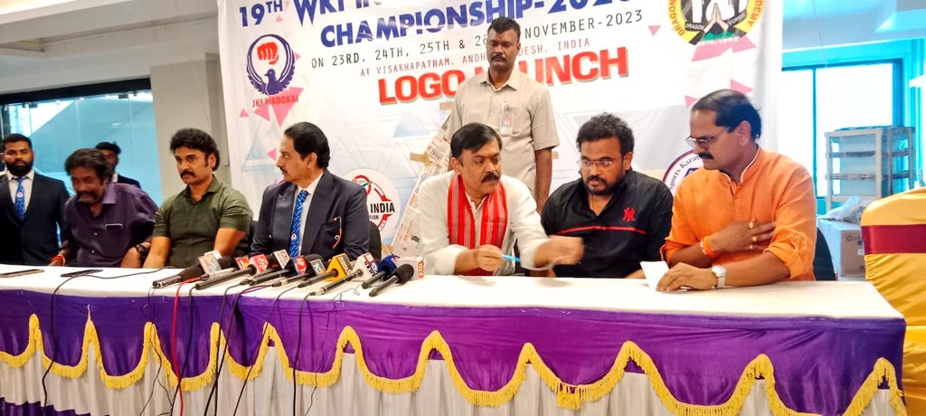 Boddepalliraghu's tweet image. ఈనెల 23,24,25 విశాఖపట్నంలో జరగనున్న 19వ WADOKAI ఇంటర్నేషనల్ కరాటే ఛాంపియన్షిప్ 2023 లోగో ఆవిష్కరణ కార్యక్రమంలో APWKA చైర్మన్గా పాల్గొనడం జరిగింది. 
@JanaSenaParty 
@PawanKalyan 
#WADOKAI