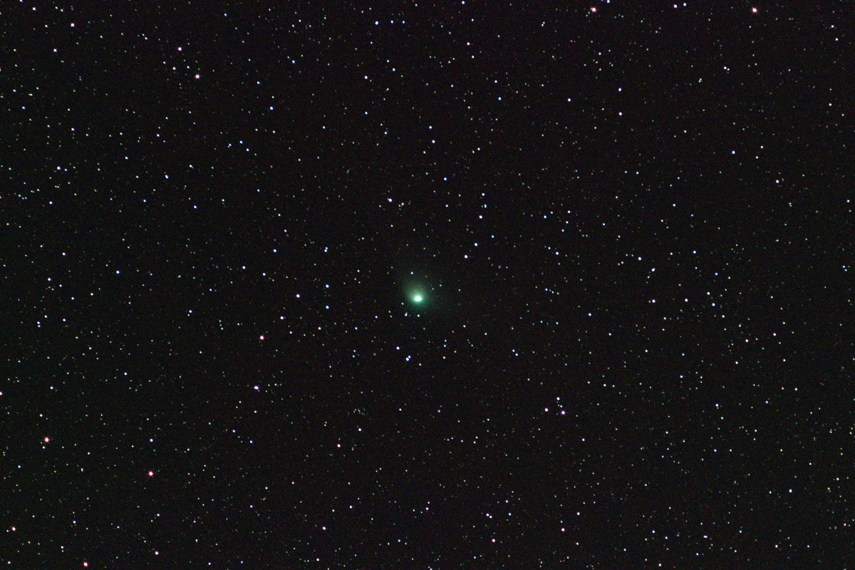 Kevin_Kangaroo's tweet photo. It was one of the first clear nights all month long and I had to at least attempt getting the Green Comet (aka C/2022 E3 (ZTF)). While I will never get this opportunity again in my lifetime at least I can say that I took a picture of it! I took 10 and 15 min stacks. https://t.co/9SWC7HA8BE