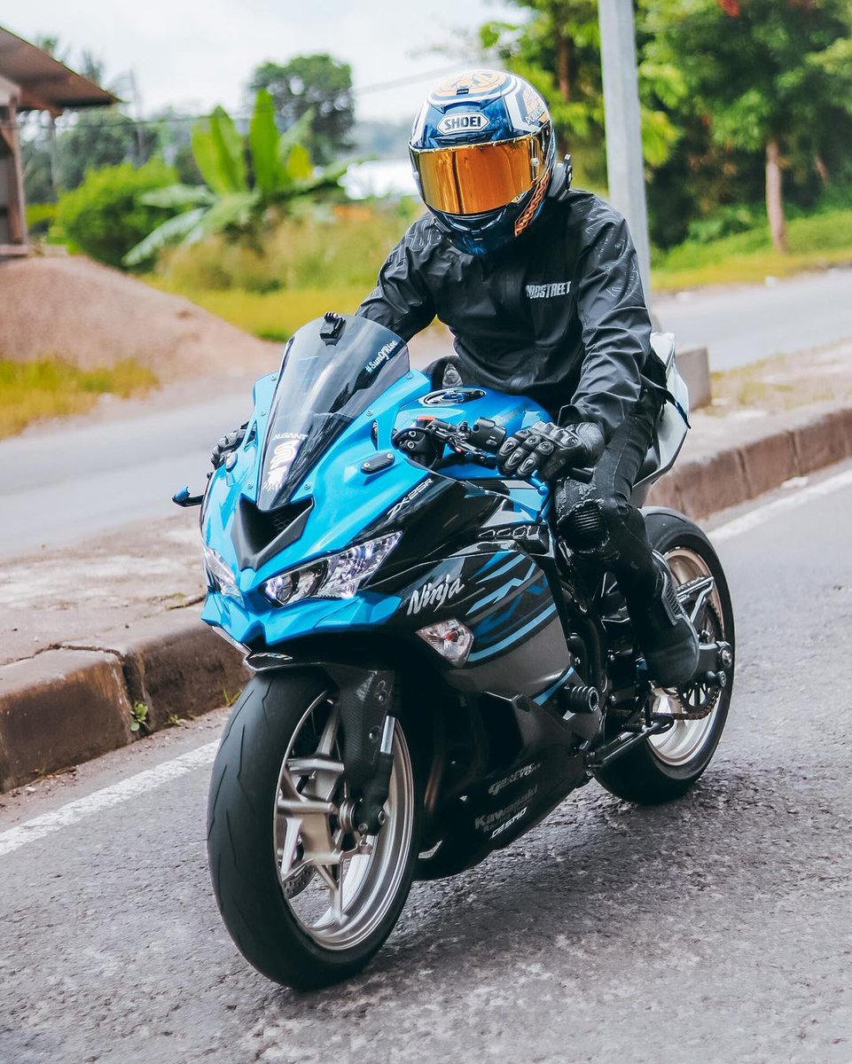 MoreMotorcycles's tweet photo. Kawasaki Ninja https://t.co/duFW2BAFkY