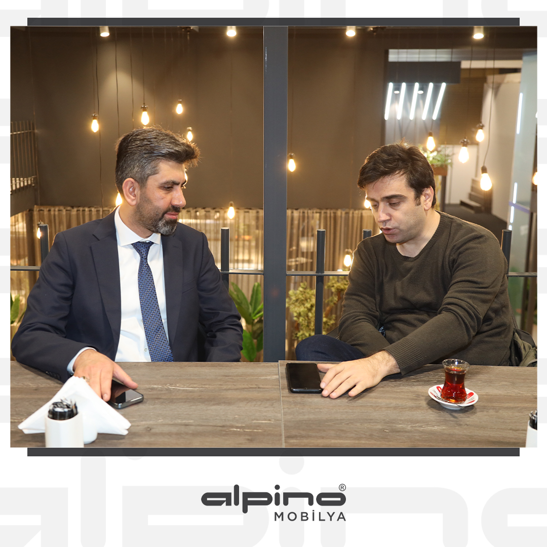 İstanbul Mobilya Fuarı’nda Alpino Mobilya standı basın mensuplarının buluşma noktası oldu. Alpino Mobilya Genel Müdürü Mehmet Said Kocadağ basın mensuplarının sorularını yanıtladı.

#AlpinoMobilya #MobilyaFuarı #İFM #FurnitirueFair