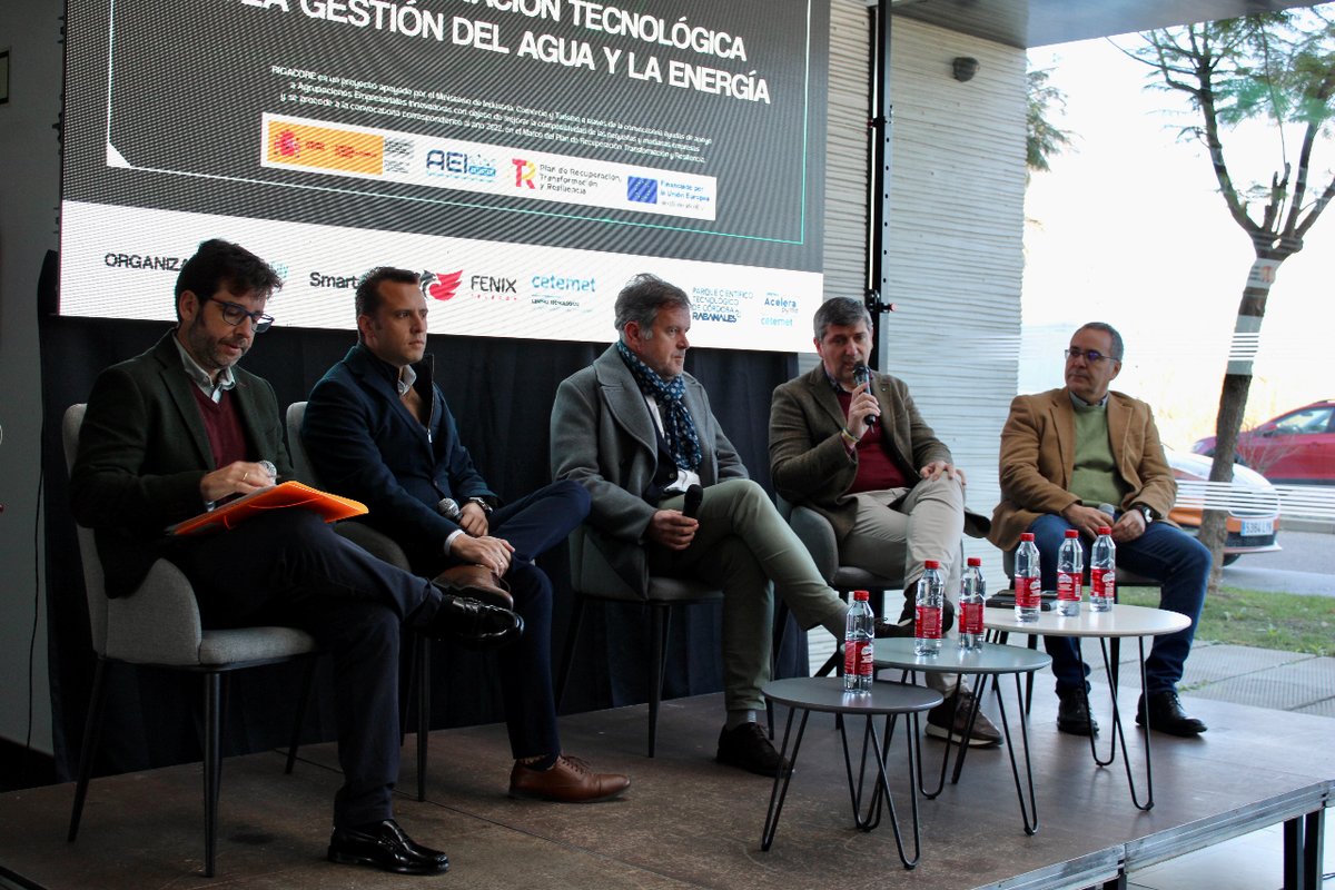 SmartfenixE's tweet photo. @smartcityclust @cetemet @Rabanales21 👏 ¡Gracias a todos los que nos acompañasteis ayer en la jornada de #RIGACORE!
Os dejamos una galería de imágenes de las diferentes intervenciones.
Seguimos con la inauguración y la mesa de Gobernanza en la gestión del agua. https://t.co/nAI9ho1gQ0