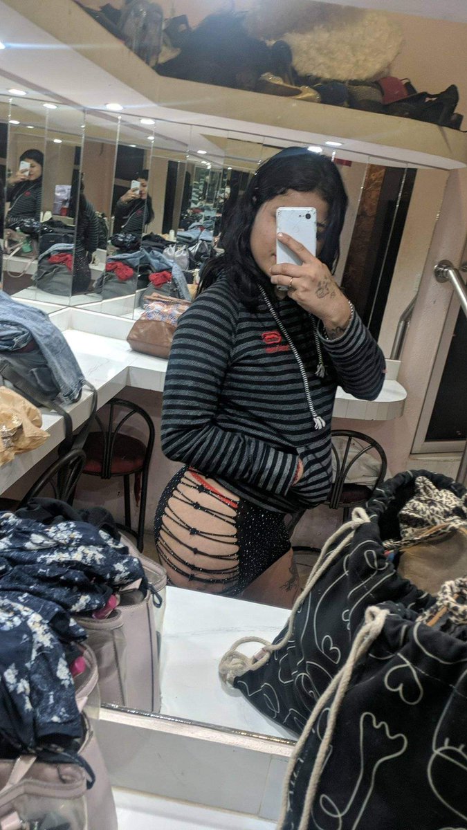 AdultStore3's tweet photo. Yo la recomiendo desde más plebita coje rico y ahora que esta agarrando más experiencia uff https://t.co/4XC886bZU2