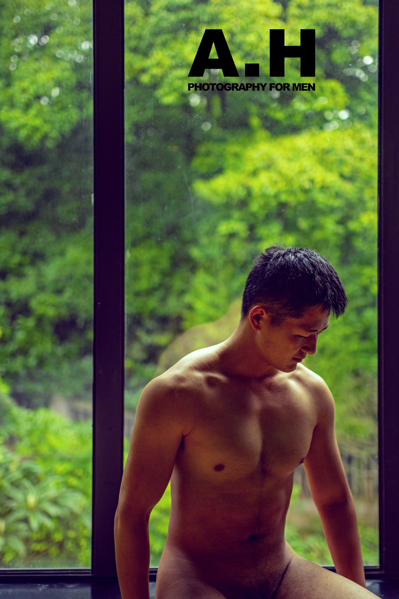 AugustHsu3's tweet photo. 《窗外》by August Hsu https://t.co/t1mB9bzmtY