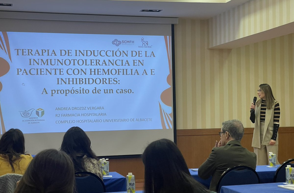 farmaCHUA's tweet photo. 🩸¡Fantásticos nuestros residentes compartiendo sus experiencias en las Jornadas de residentes Hemofarm 2023 realizadas en la ciudad de Toledo!👏🏼🙌🏼 #Hemofarm23 #Hemofilia https://t.co/Qx7OdYfJyl