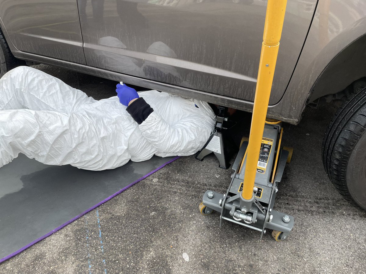 MPSKingston's tweet photo. We are here at @hf_phoenix school marking more catalytic converters, hopefully helping residents and preventing crime.

The free kit was sponsored by @ToyotaUK @DeterTech_UK and the advice is from our local teams!
#MyLocalMet https://t.co/jk0Ks5WF6Q