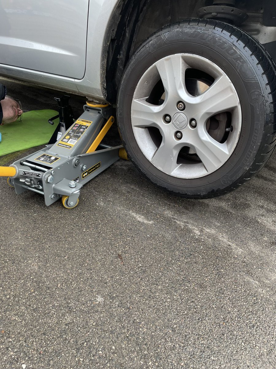 MPSKingston's tweet photo. We are here at @hf_phoenix school marking more catalytic converters, hopefully helping residents and preventing crime.

The free kit was sponsored by @ToyotaUK @DeterTech_UK and the advice is from our local teams!
#MyLocalMet https://t.co/jk0Ks5WF6Q