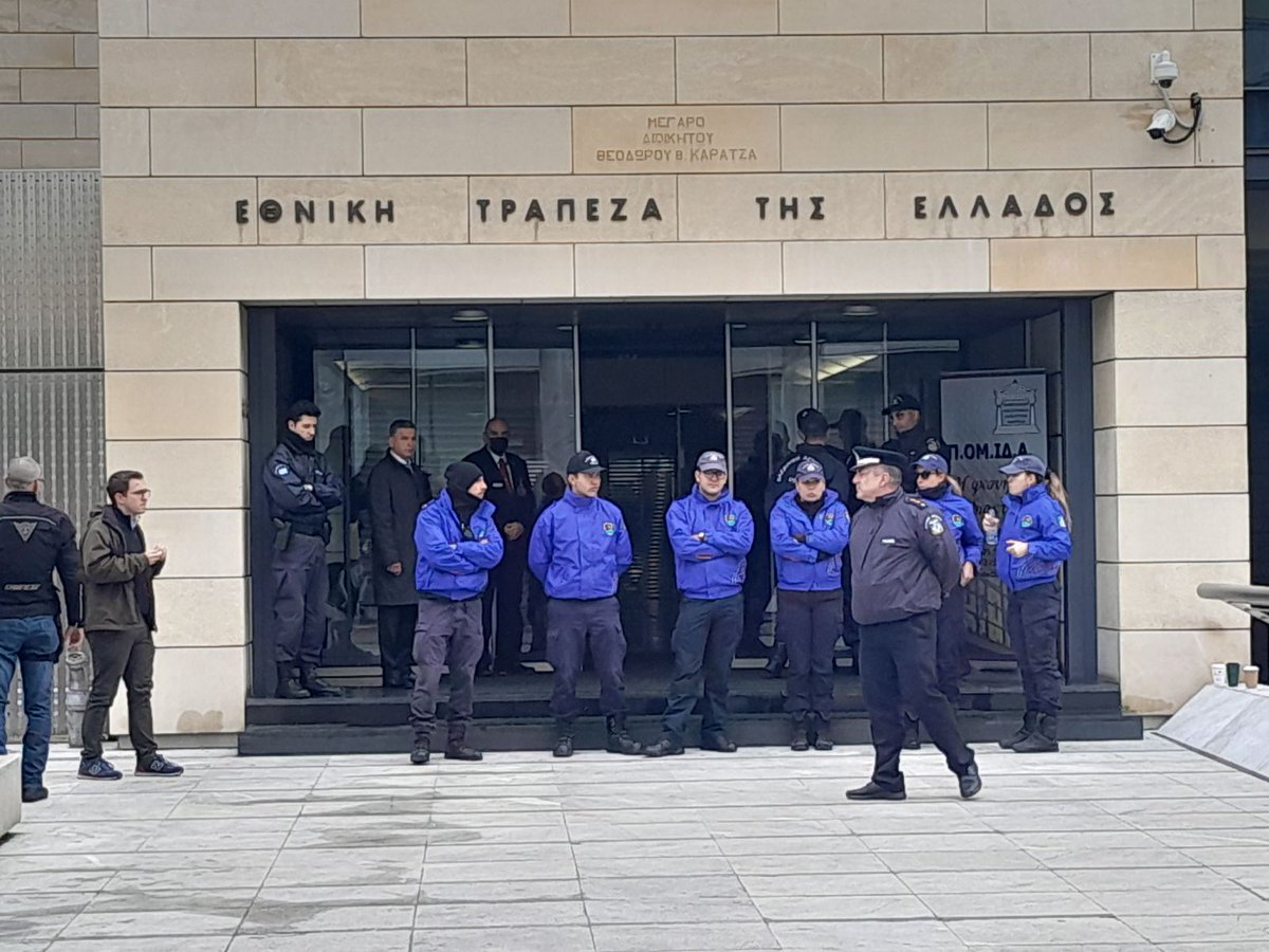 Ενημέρωση από την παρέμβαση στο συνέδριο της Πανελλήνιας Ομοσπονδίας Ιδιοκτητών Ακινήτων (ΠΟΜΙΔΑ) 

Σήμερα Σάββατο 28/1 πραγματοποιήθηκε συγκέντρωση έξω από το Μέγαρο Καρατζά που φιλοξενούσε το 40ό συνέδριο της ΠΟΜΙΔΑ. #πλειστηριασμοί
#εξώσεις #antireport

efodos.net/2023/01/28/eni…