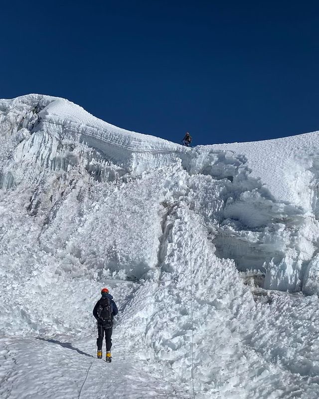 ProtrekNepal's tweet photo. Lobuche East Exped with @ProtrekNepal If you’re looking to take your first steps as a Himalayan mountaineer, Lobuche East is the perfect peak to start on. #Everest #lobuche #himalayas #everestbasecamp #nepal #trekking #TweetOfTheDay #Tweets https://t.co/X2EFyGkc62