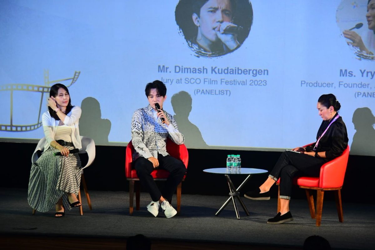 PIBMumbai's tweet image. Kazakh Singer-song writer Dimash Kudaibergen narrates his story on how he started and rose to fame at a candid chat at #SCOFilmFestival