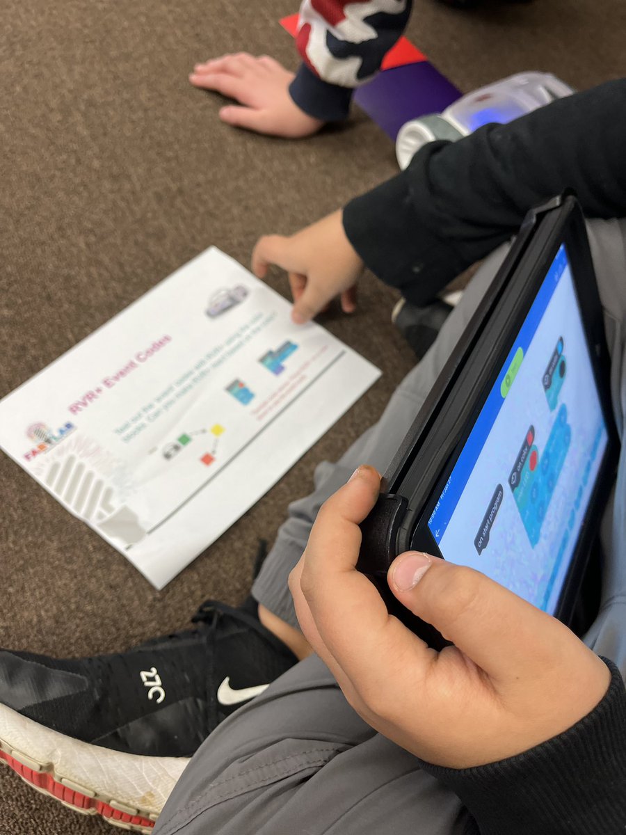 BucksIUSTEAM's tweet image. #MobileFabLab wrapped up a FABulous week of computer science and digital fabrication in #Morrisville! So much creativity and perseverance to solve challenges!