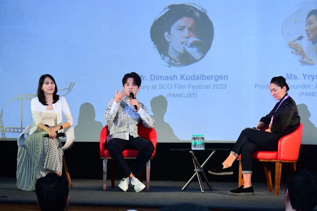 PIBMumbai's tweet image. Kazakh Singer-song writer Dimash Kudaibergen narrates his story on how he started and rose to fame at a candid chat at #SCOFilmFestival