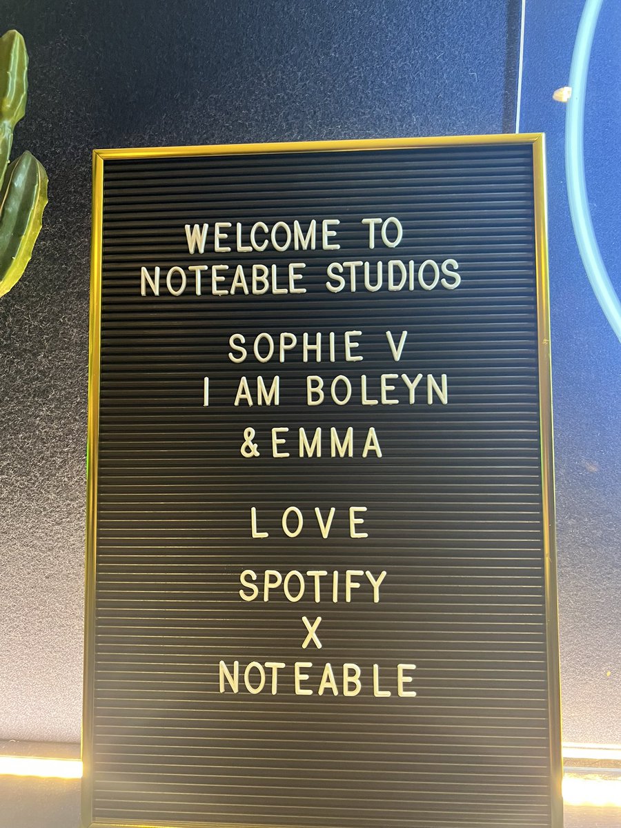 iamboleyn tweet media