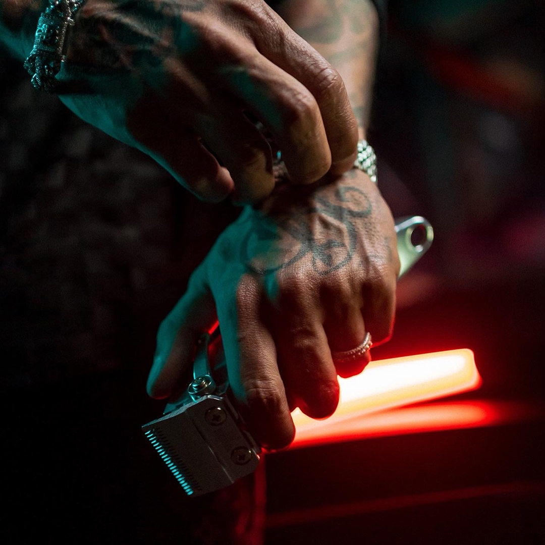 Be ahead of the curve...

The Cordless Senior Metal Edition: AVAILABLE AT YOUR LOCAL WHOLESALER NOW. bit.ly/3CRmsoc

#wahlcordlesssenior #metaledition