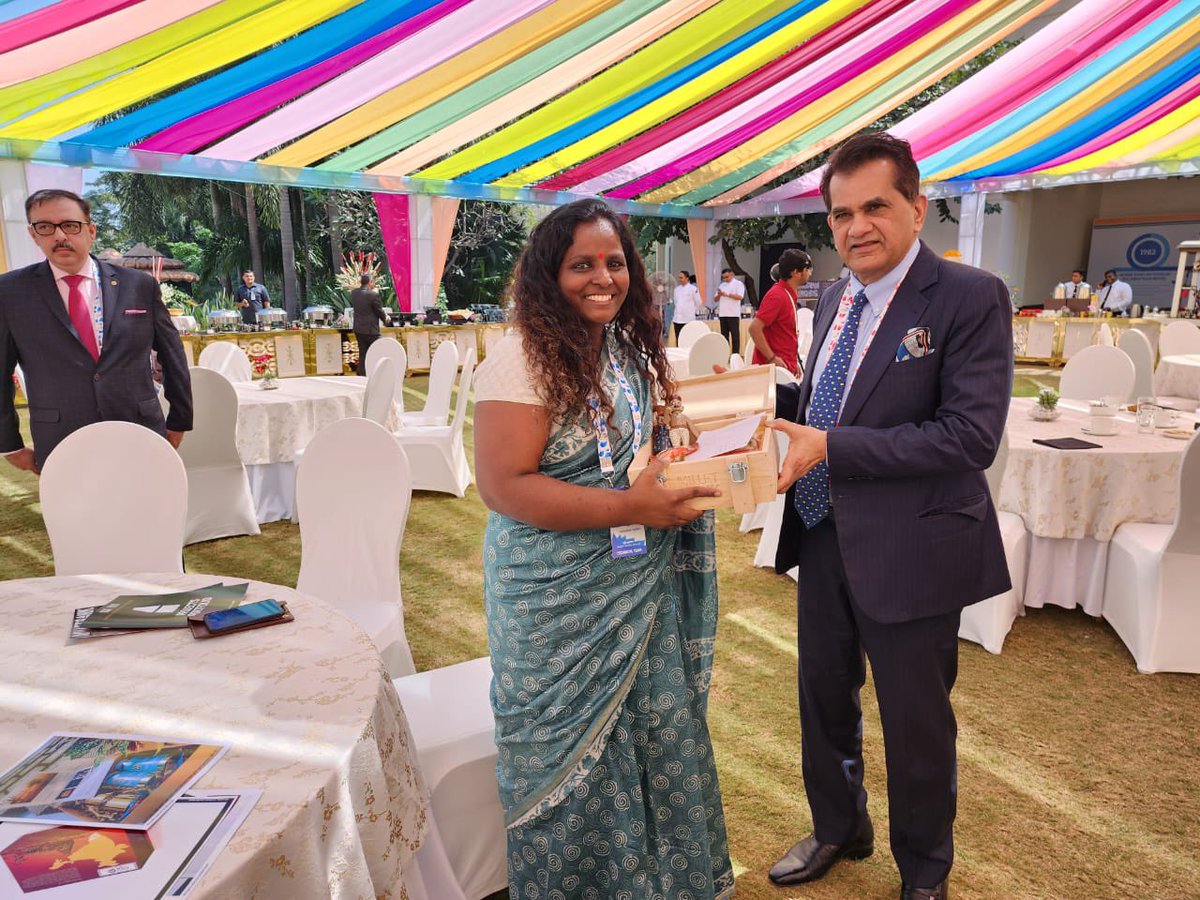 milletbank's tweet photo. For a startup born in an agri shed in a remote village to national startup awards2022 finalist to curating  millet hampers for #G20. All in less than  2 yrs of our inception thx to the inclusive &amp; connected India. Thank u @amitabhk87 sir for ur appreciation &amp; encouragement 🙏 https://t.co/ZYMAcVB2Gr