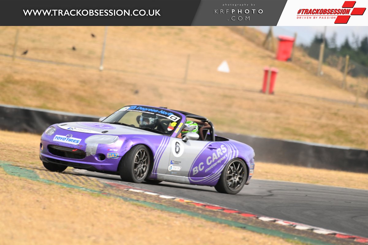 TrackObsession_'s tweet photo. "i got it, i got it!" 
.
Book your next trackday via https://t.co/VE8efb5keL
.
#trackoibsession #trackdays #mx5 #drift #mazdamx5 #trackcar #rwd #drifting https://t.co/epe9PaX1Bw