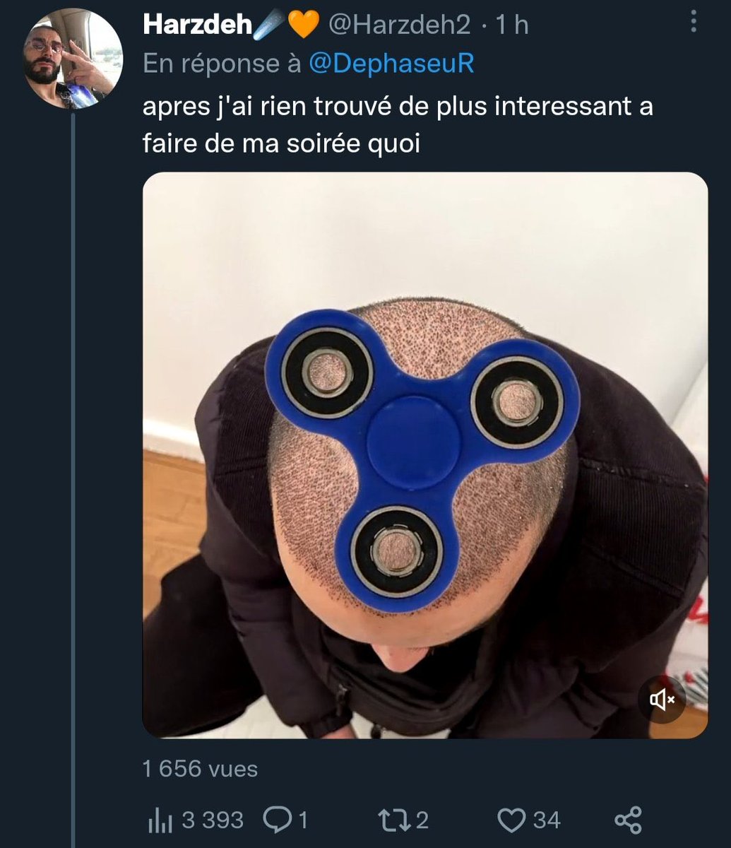 TopDesTwittos's tweet photo. Pendant ce temps sur Twitter https://t.co/FNbBenWfAx
