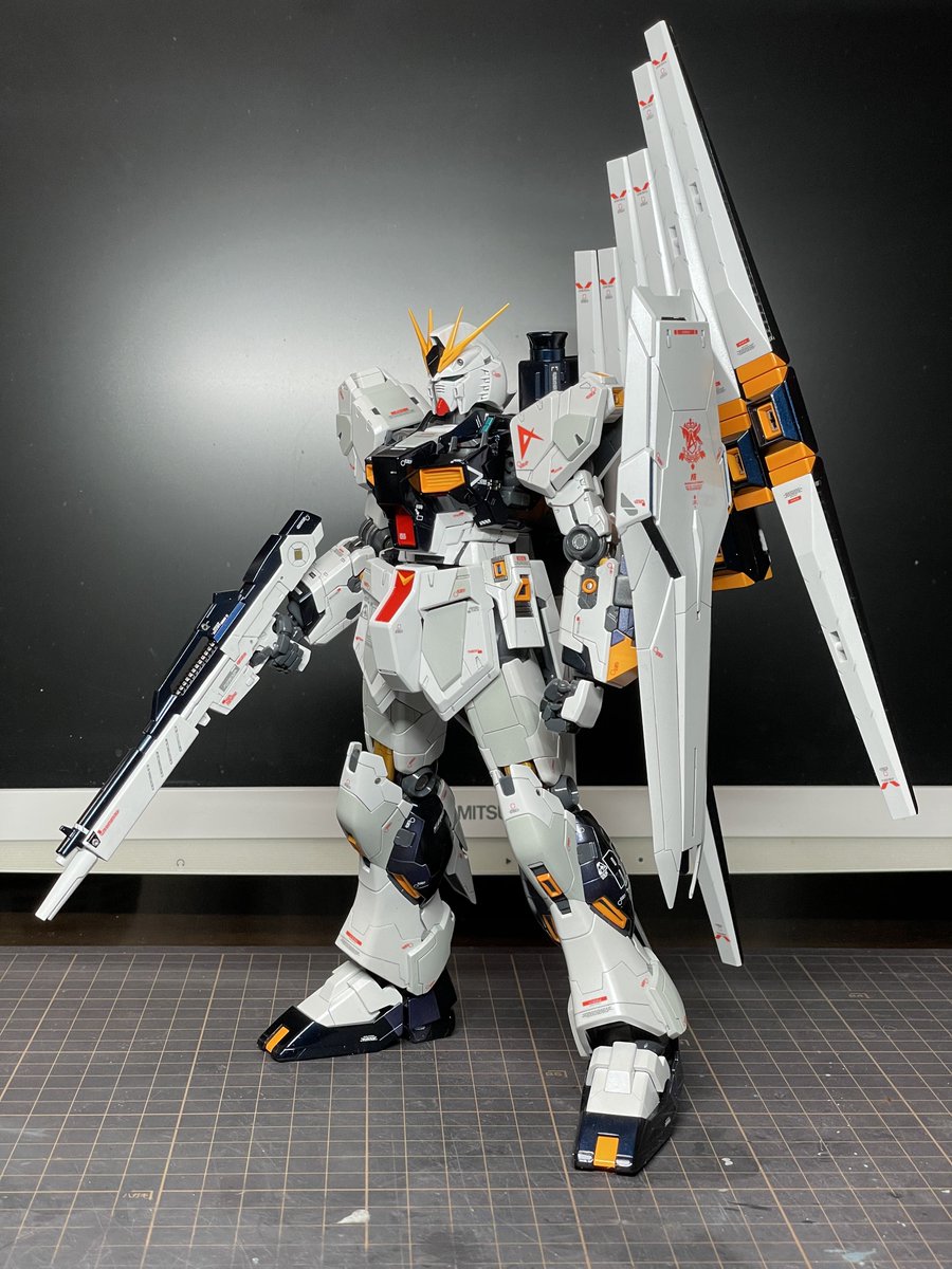 MG νガンダム Ver.Ka 全塗装完成しました〜 全体パール光沢仕上げで