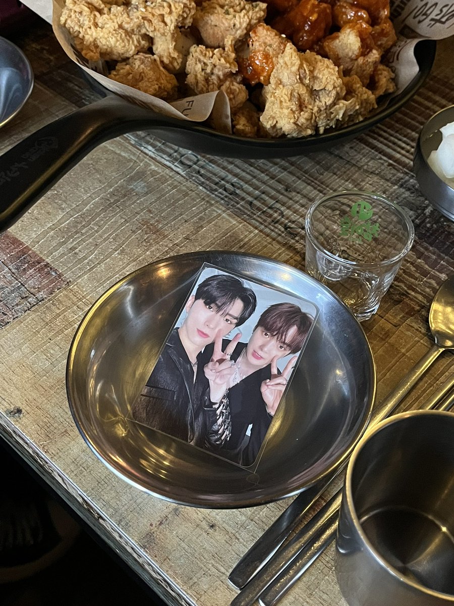 잘 놀았따♥️🫶🏻💋
@yn_mmgxx <a href="/skcy_BB/">🍀ㅁㄲㄲ☘️</a>