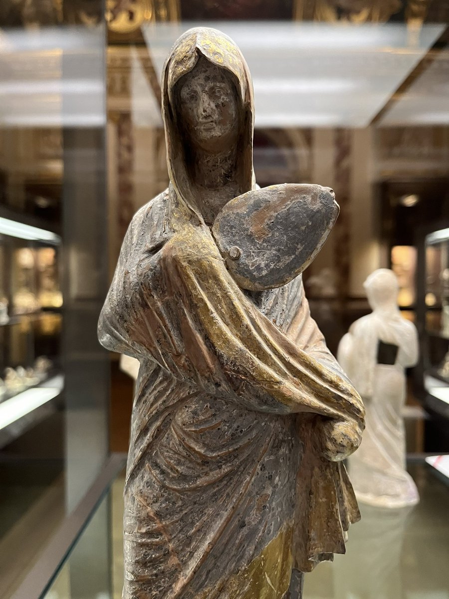 Dimitri Tilloid’Ambrosi on Twitter "Statuettes de Tanagra IVIIIe siècles av. J.C