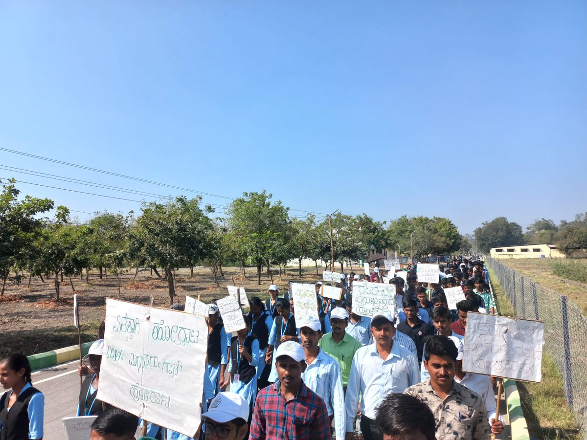 Students_CAER36's tweet photo. We are "UNSTOPPABLE" ,whatever it comes nd whoever will come,until we get justice #13thDAY 
#15percent_reservationforagri_engg.
#reservationforagri_enggkarnataka
#createdirectorateofagri_engg_inkarnataka @bcpatilkourava @BSBommai @agrigovkar @publictvnews @tv9kannada @PMOIndia https://t.co/yLjFrcRDWk
