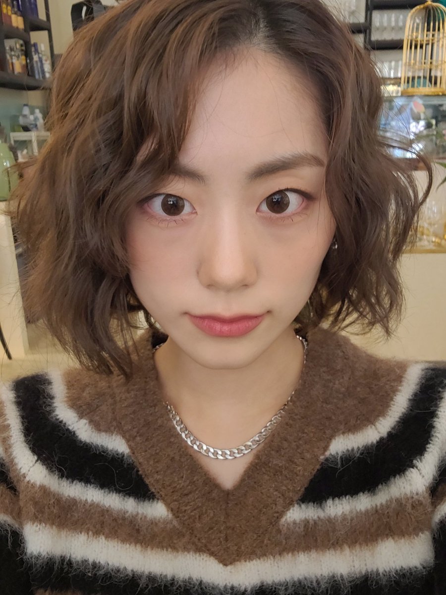 WekiMeki's tweet image. 사진이 다 조금씩 다른데 그냥 다 올리기로 했어요🤣 키링들은 다른 걸 알 수 있을 것 같아서♡ 
2000일 동안 함께 동고동락해 줘서 너무 고마워요✨ 앞으로도 함께해 줘요🤲❤