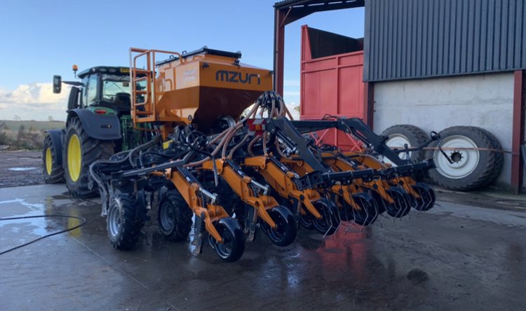 I’m going bigger! So selling my 2020 4m Mzuri. Grain and fert, select version (33cm or 66cm rows), ISOBUS, section control, discs to go on in front of the front legs. Looking for £59k. Any questions welcome.
