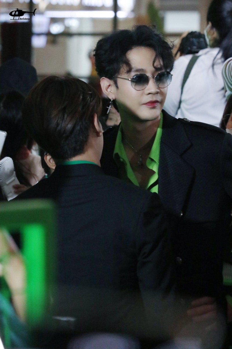 kc_vnfp's tweet photo. [250123] 𝘽𝙚𝙣𝙎𝙪𝙗𝙚𝙣𝙟𝙖’𝙨 𝙏𝙒𝙏

Không cần đỡ em dậy, để em té trong cái sự đẹp trai này ii.

#ขุณขิมมอญ #โมกิของคิมม่อน #คิมคอป #ม่อนเตอร์ #CTRPANUWAT https://t.co/TWRwhO3qIZ