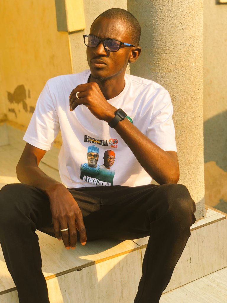 SadiqeArayuJada's tweet image. Happy weekend, have a great day ahead.✨

#IAmPDP☂️