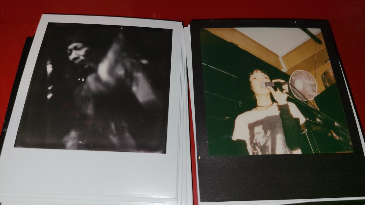 nakaiakio's tweet photo. 『LIVE IS POLA』
ライブ中にポラロイドを撮りまくる
前代未聞の企画、無事終了???
お客さんに数えてもらったら50数枚、
寝る前にあらためて数えたら69枚だったよ❗
マジで69!!!
#POLAROID #EXHIBITION #FILMPHOTOGRAPHY
@maryayaya @rinda_and_marya @StudioMondo01
#mucis https://t.co/YdQ72EwiOO