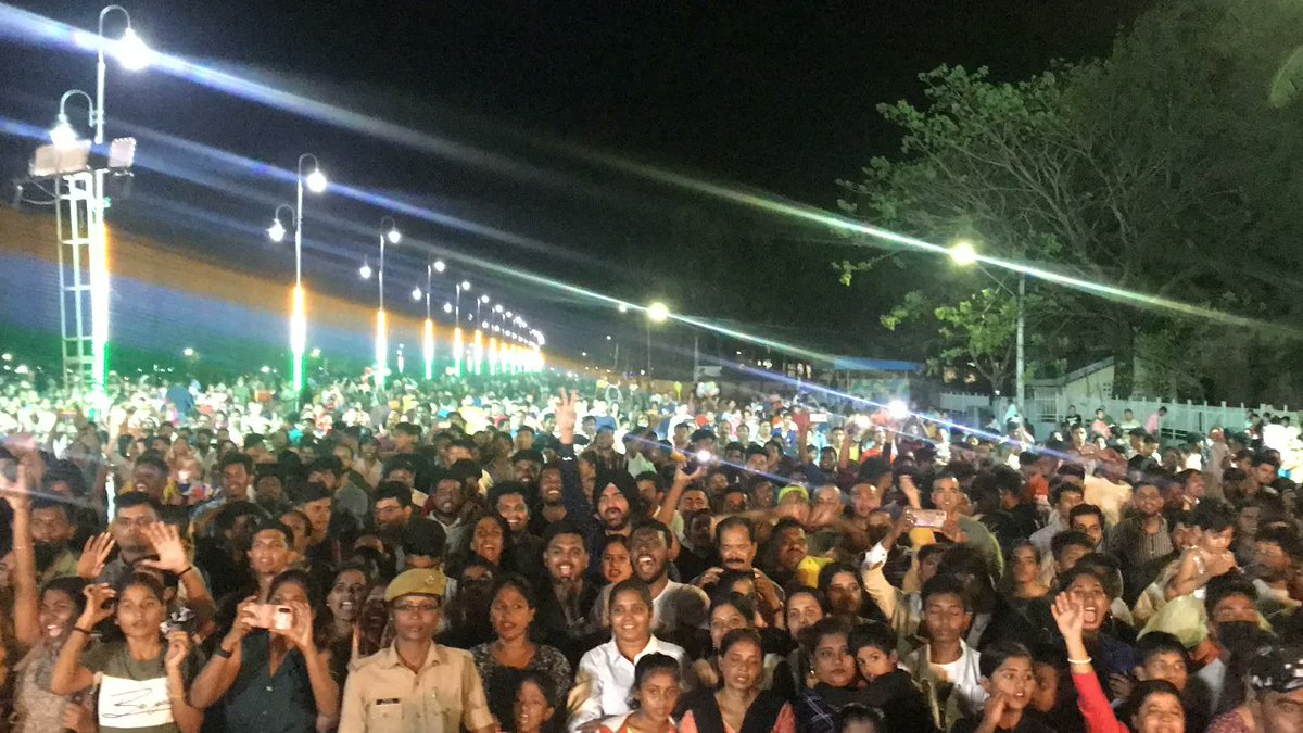 126yearsnetaji's tweet photo. DAY 2 • 22nd JANUARY 2023 • MUSIC SHOW BY NEHA BHASIN
The crowd grooved to the tracks sung by popular singer Neha Bhasin who gave every attendee a night filled with entertainment!
#126yearsofnetaji #NetajiAt126 #NetajiSubhasChandraBose #Netaji #AmritMahotsav https://t.co/Y1dQqSXqJB