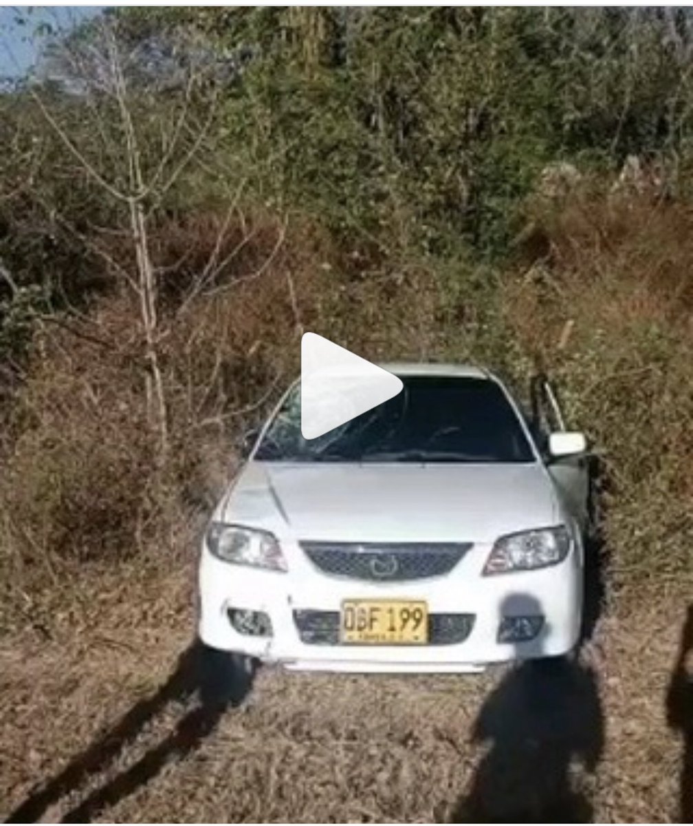 yesidgonzalezp3's tweet photo. A los docentes de Valledupar y colectivos de ciclistas, el sujeto que conducía este vehículo en horas de la mañana en la vía que va a Patillal, atropelló asesinando a una joven madre y docente, estamos buscando información que nos ayude a identificarlo. @fecode @PoliciaColombia https://t.co/iwtwrysEsO