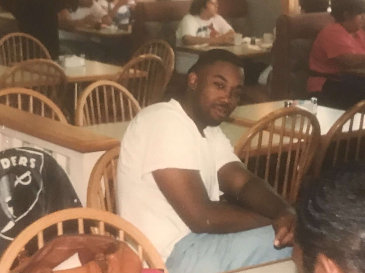 Tbrownsanjo's tweet photo. Damn - 15 years gone too soon. #RIPBump Not a day goes by that I donโt wish you were here but I know your legacy lives on so keep him safe with your hand on him ๐โค๏ธ #NeverForgotten #RIPRJB #FreeSJB https://t.co/xmhepml7vA