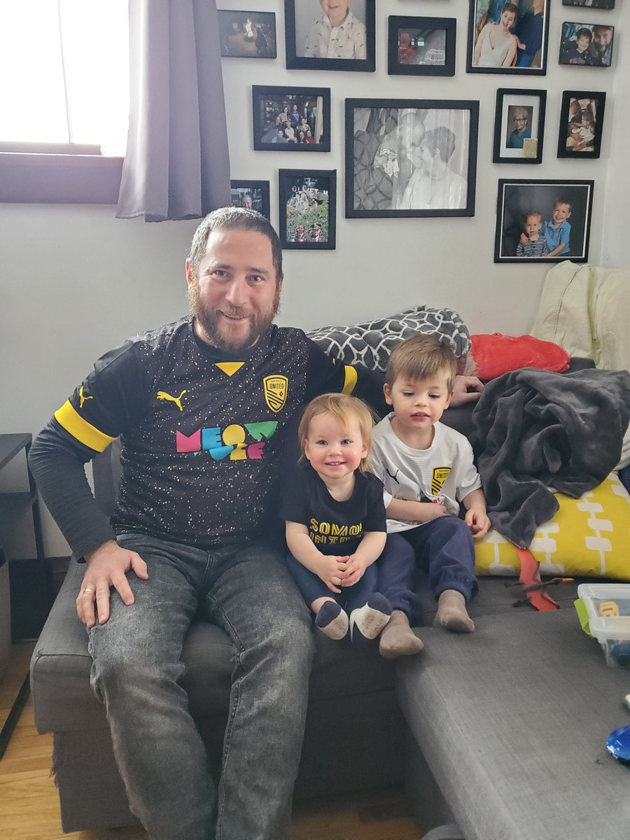 texaszeller's tweet photo. Finally got the kids into their New Mexico #ISCABQ gifts. Thanks @Galactic_Amb and @NewMexicoUTD https://t.co/UHS5toWLCW