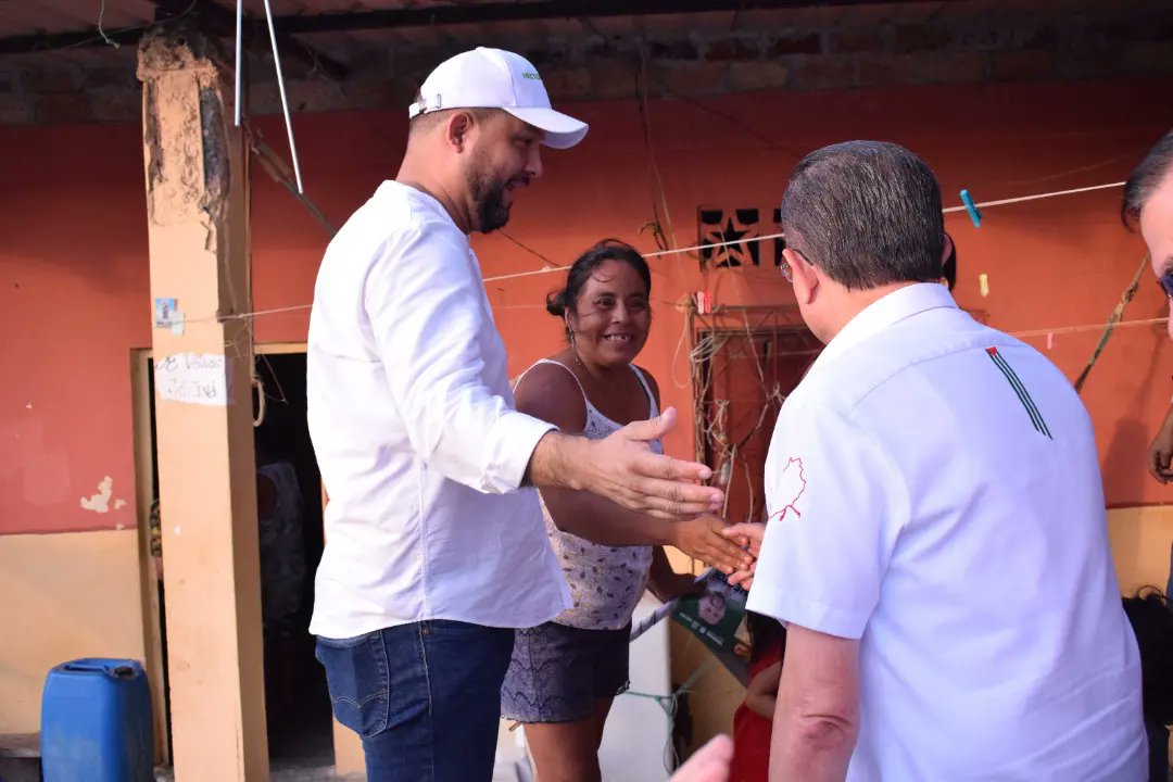 HEGASS's tweet photo. 🗓 19 días en territorio 🏃‍♀️🏃‍♂️🏃

Recorrimos Jaramisol Norte y el centro de Jaramijó, junto a el prefecto de Manabí 2023 @Agustín Casanova. Su compromiso para Jaramijó es de ayudar a la ejecución de todos los proyectos, en especial el VAA (Aguas, vía, alcantarillado) 💪💪 https://t.co/hQXtQSXe0t