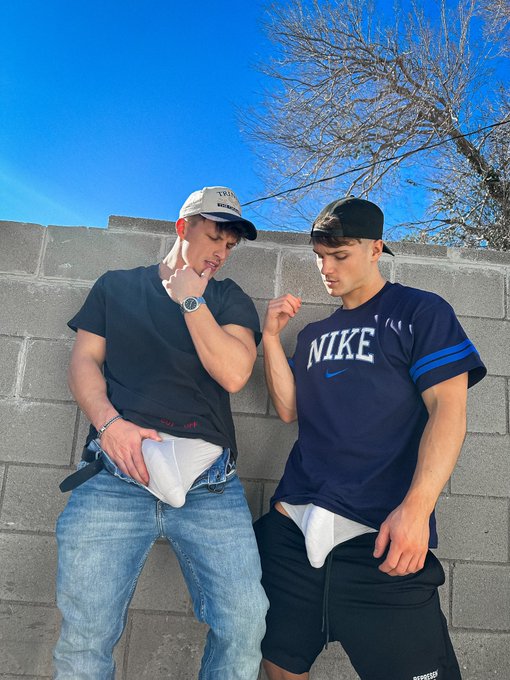 who do you prefer? https://t.co/j8PJNmLS9c